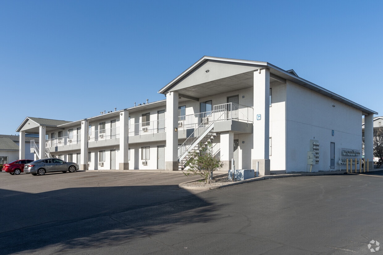OMNI-Centre Square - 2049 S Triviz Dr Las Cruces NM 88001 | Apartment Finder