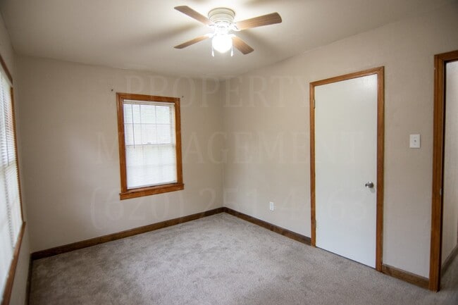 Building Photo - 3 bedroom, rental in west Coffeyville.