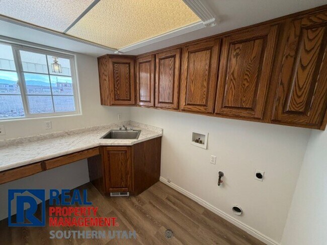 Building Photo - Single Family Home in River Ridge