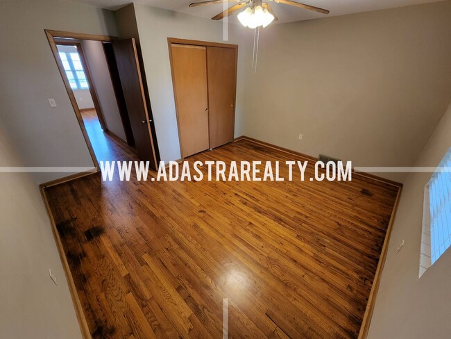Building Photo - 212 Brookside Dr