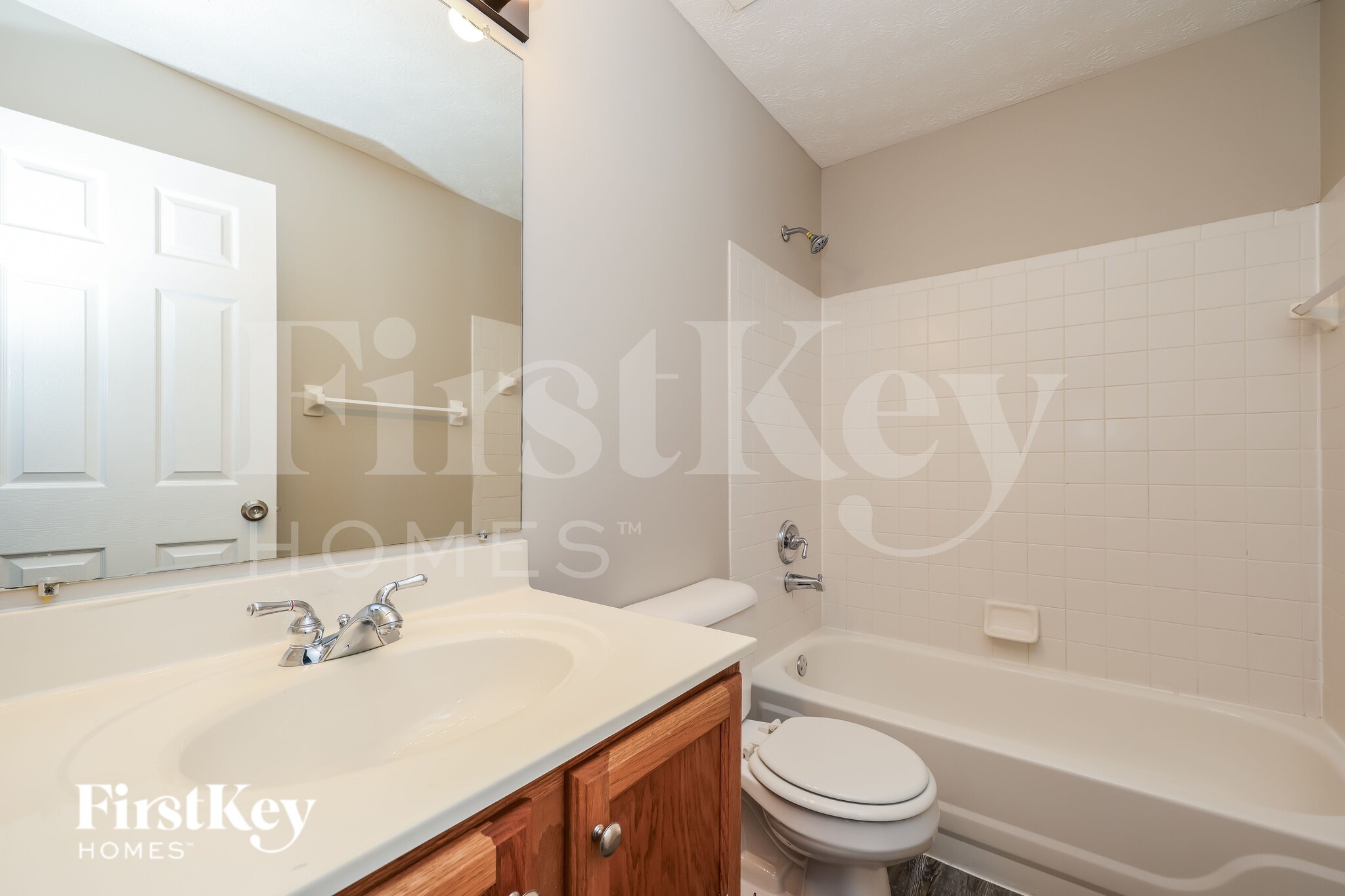 Building Photo - 1211 Parkside Dr