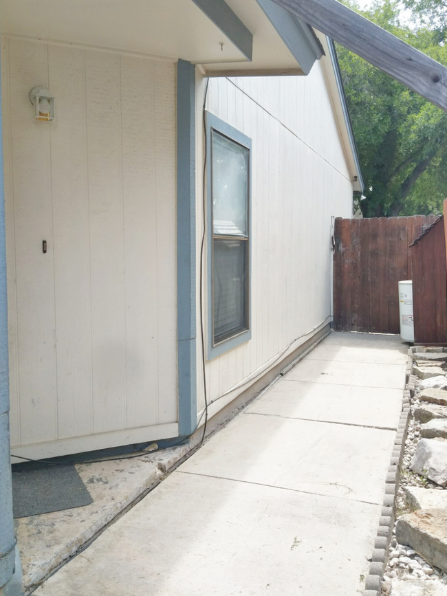 Gated Side Entrance Pathway - 2527 Corian Glen Dr