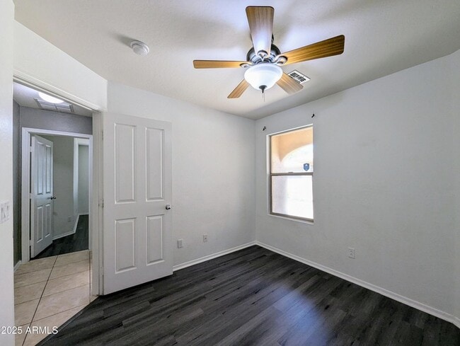 Building Photo - 13959 W Country Gables Dr
