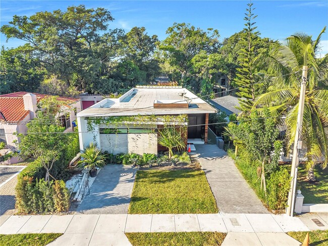 Building Photo - 34 SW 26th Rd