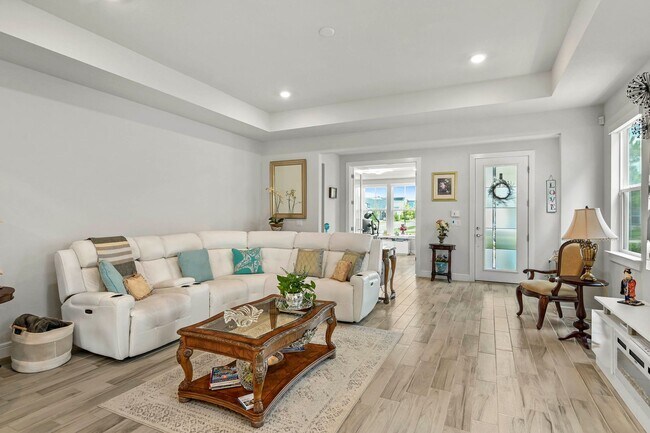 Building Photo - Available Furnished or Unfurnished 2Bed/2Bath+Office in Weslyn Park at Sunbridge