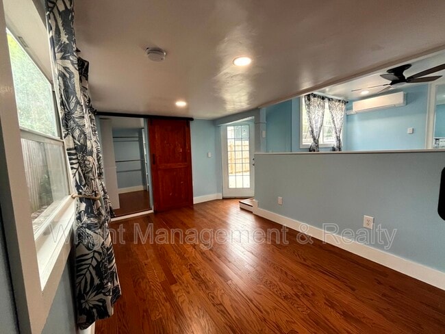 Building Photo - 1215 N Garden Ave
