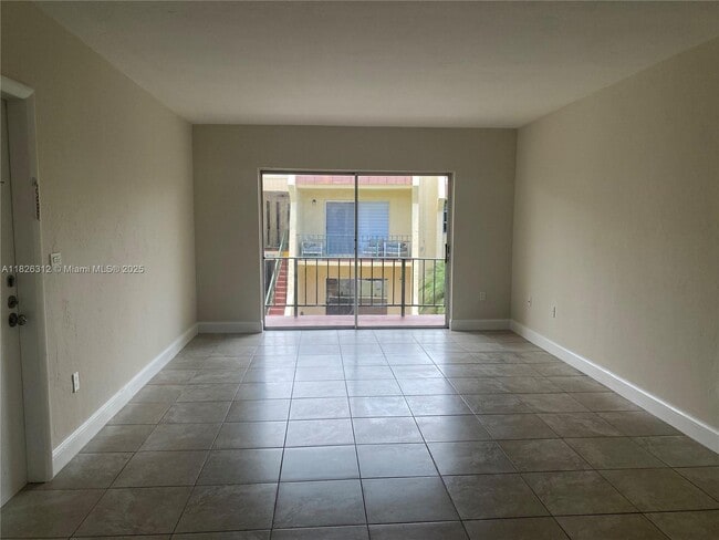 Building Photo - 13868 SW 90th Ave