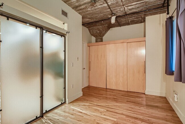Building Photo - Evolve Real Estate: Stunning Urban Loft 2 ...