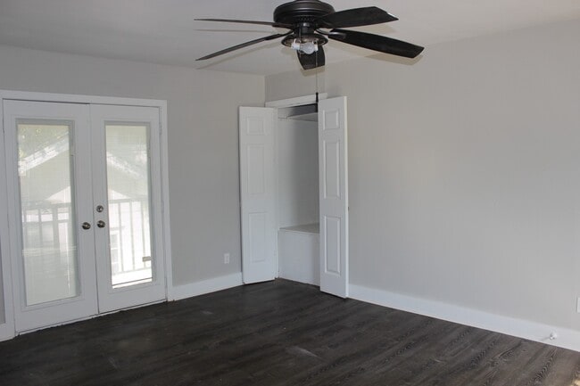 Building Photo - 6832 Avenue I