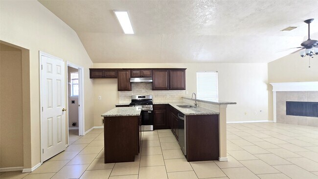 Building Photo - 5922 Whitwell Dr