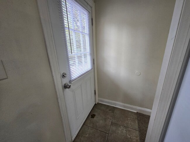 Building Photo - Large Beautiful South Hill Home! Available...