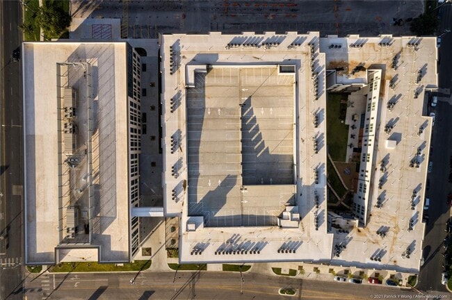 Building Photo - 5310 Helen St