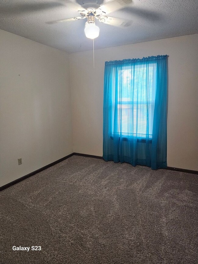 Building Photo - Remodeled 3 Bedroom Home