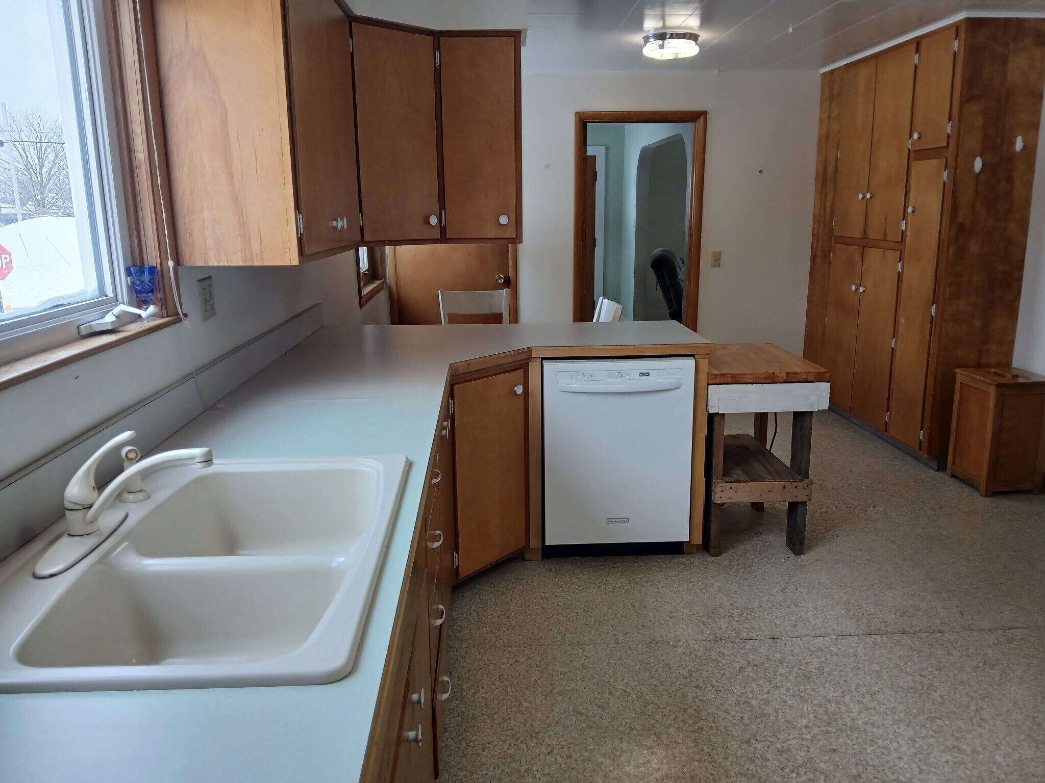 Building Photo - 321 W Mcmillan Ave