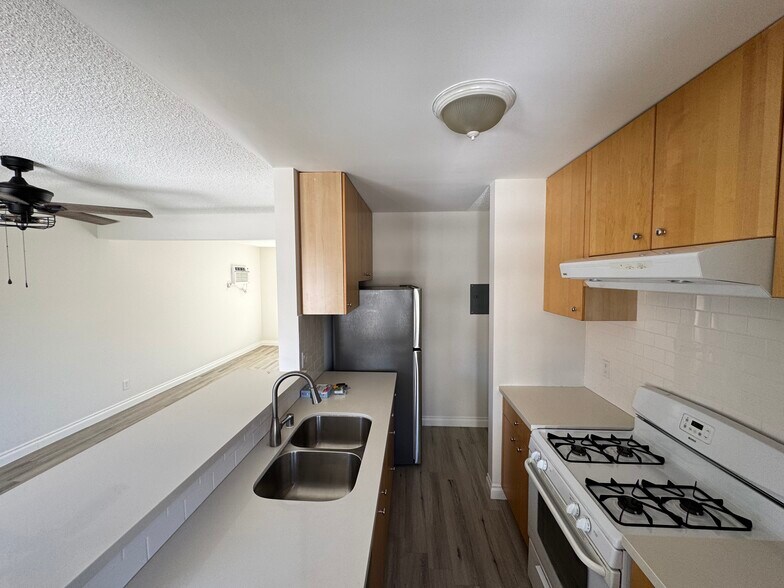 Building Photo - 4230 Gentry Ave