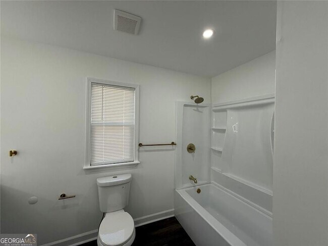Building Photo - 1040 Palmetto Ave SW