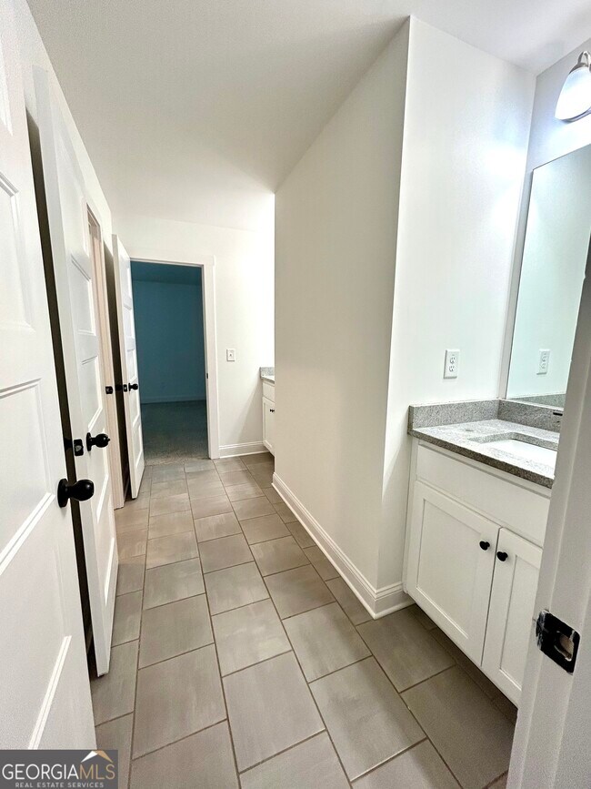 Building Photo - 135 Jessica Ct