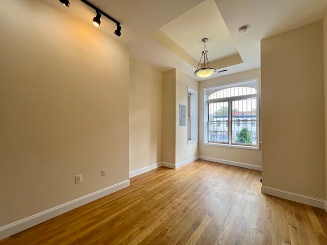 Building Photo - 1424 11th St NW