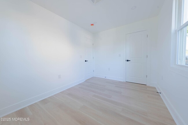 Building Photo - 537 Prospect Ave