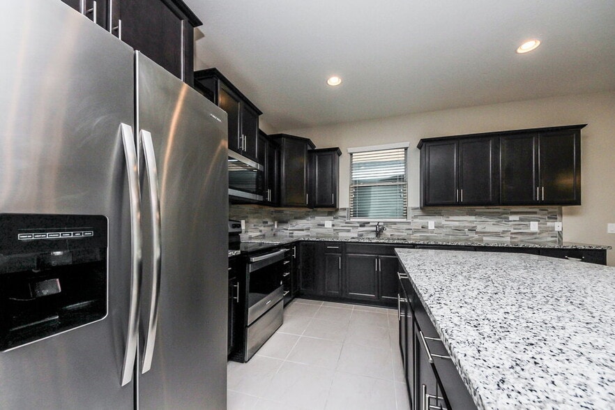 Building Photo - 3900 Trujilo Ln