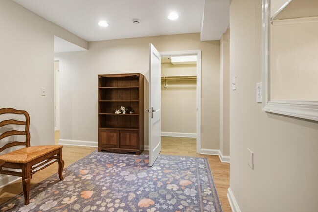 Building Photo - 2619 Woodley Pl NW