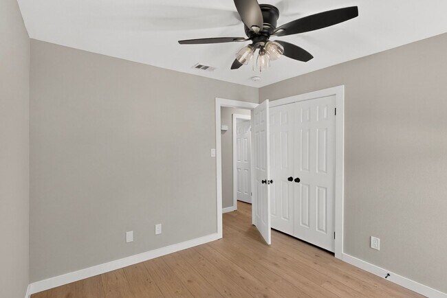 Building Photo - 4420 Seville Ln