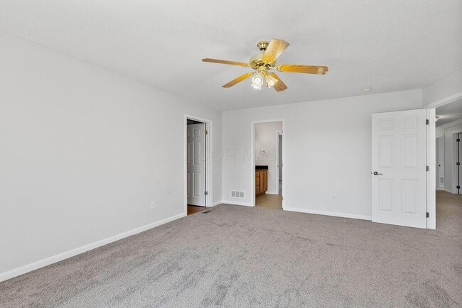 Building Photo - 100 Bermuda Dr