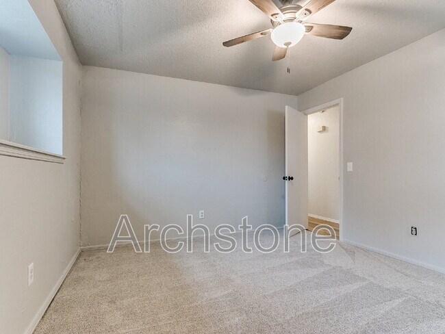 Building Photo - 401 NW 86th St