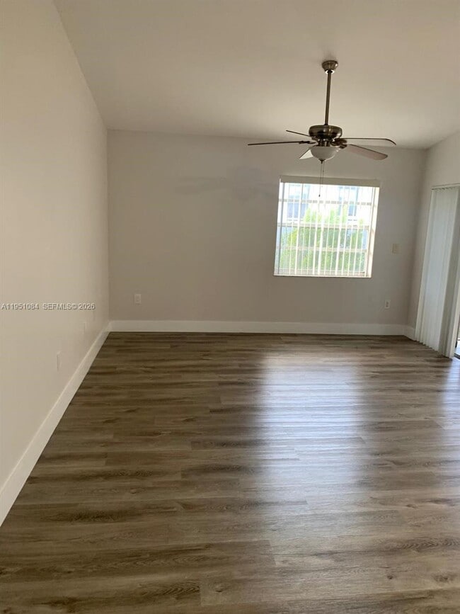 Building Photo - 442 NE 210th Cir Terrace