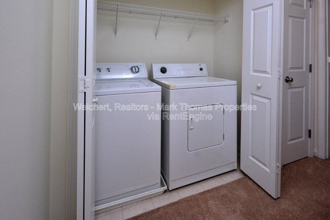 Building Photo - 1326 Holly Grove Way