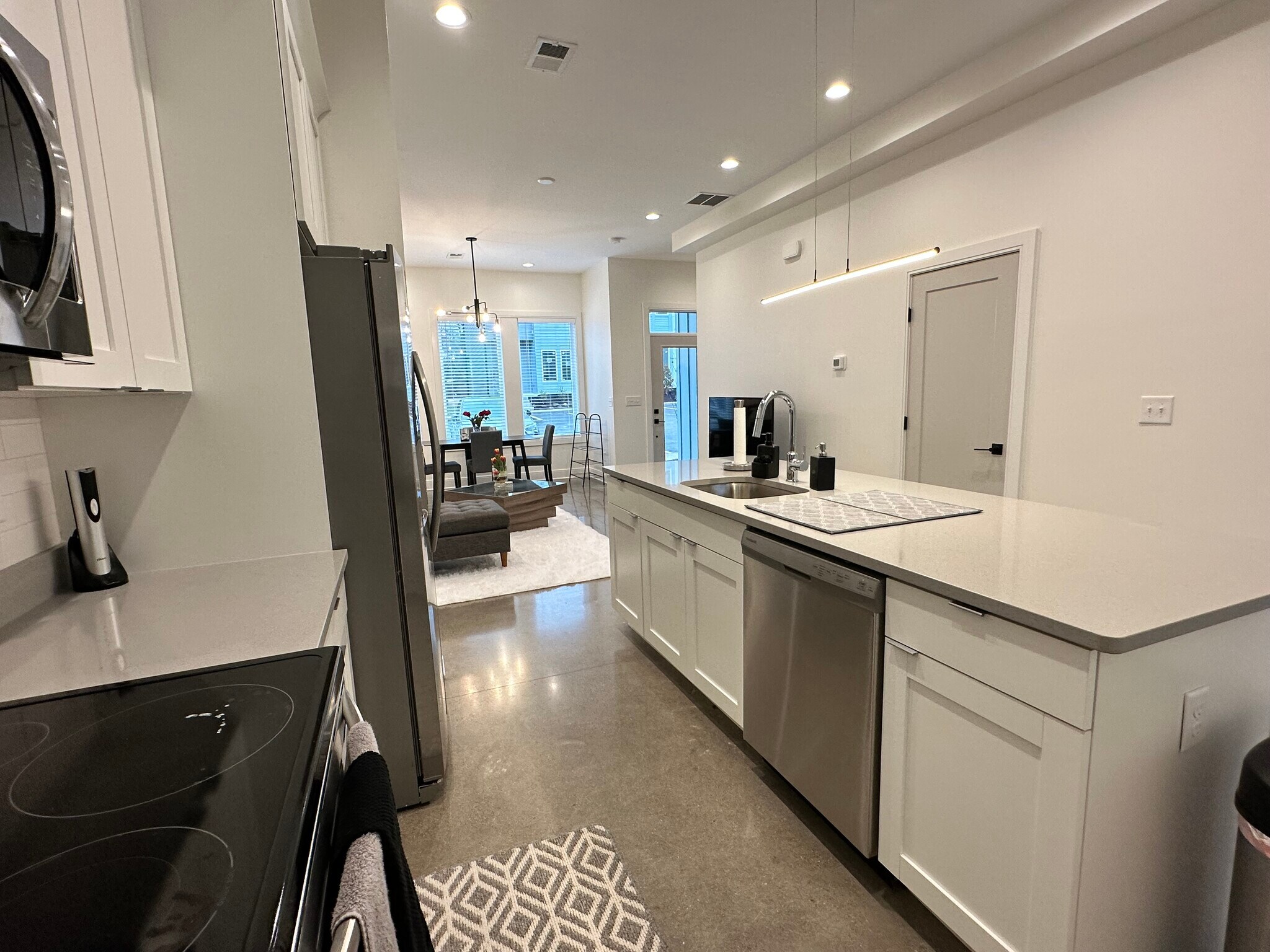 Building Photo - 1535 Yarra St