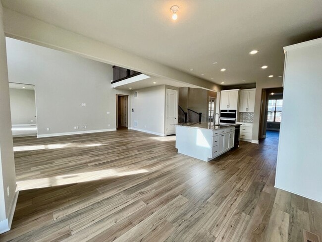 Building Photo - 5 bed 4 Bath IMMACULATE NEW BUILD in THORNTON!!