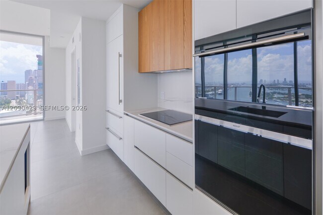 Building Photo - 1400 Biscayne Blvd