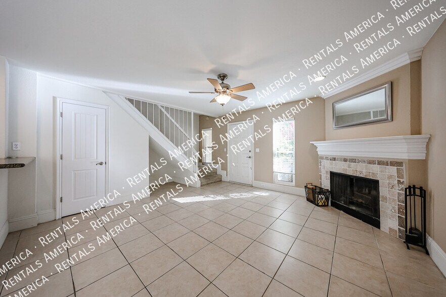 Building Photo - 8825 S 48th St