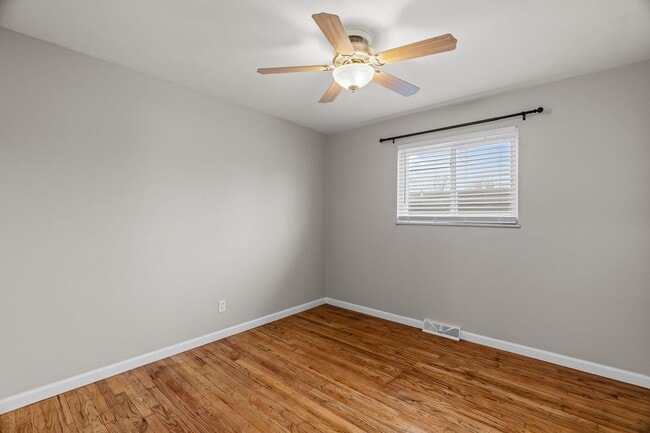 Building Photo - Stunning Brick Duplex with private partially finished basement in Kirkwood