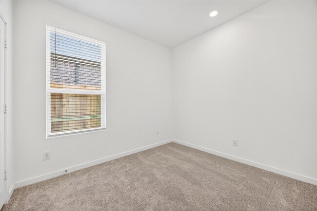 Building Photo - 31831 Rich Mdw Ct