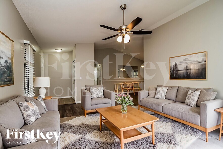 Building Photo - 836 Sylvia Dr