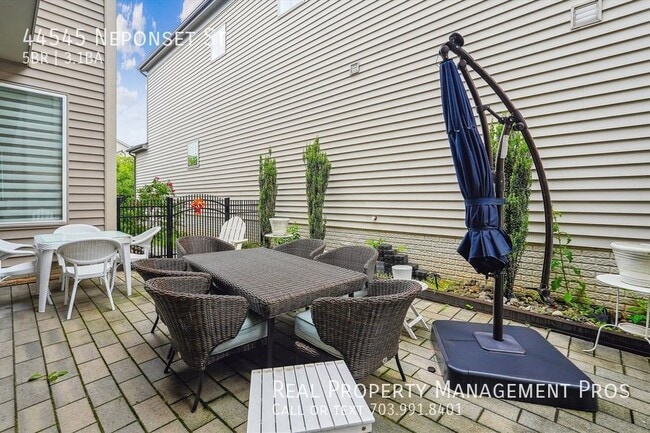 Building Photo - 44545 Neponset St