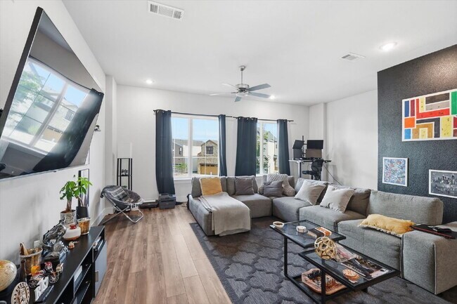 Building Photo - Cozy home in Merion at Midtown Park, one of Dallas's most convenient and family-friendly communit...