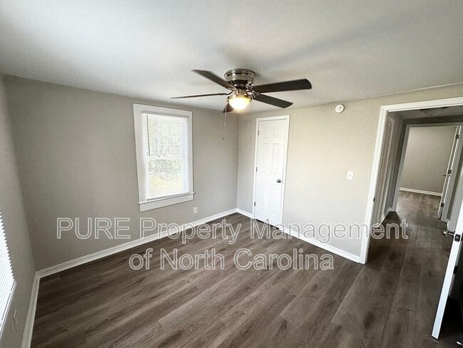 Building Photo - 606 Carver Dr