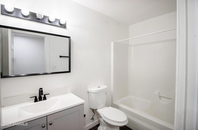 Building Photo - 1306 Wyoming Ave