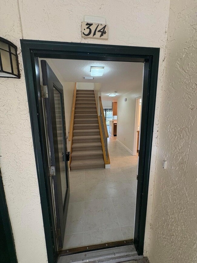 Building Photo - 314 Westlake Ct