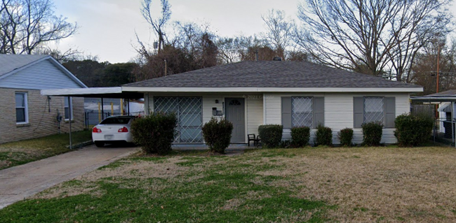 Primary Photo - Remodeled Sunset Acres 3 Bedroom