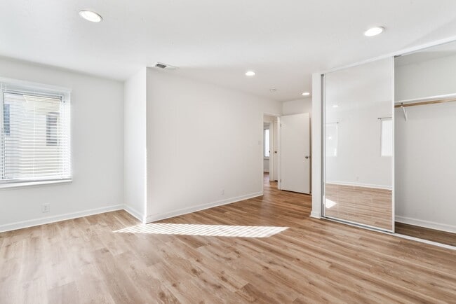 Building Photo - Spacious 3-Bedroom Daly City Home – Prime ...
