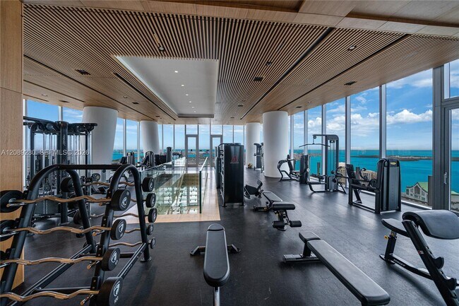 Building Photo - 300 Biscayne Blvd Way