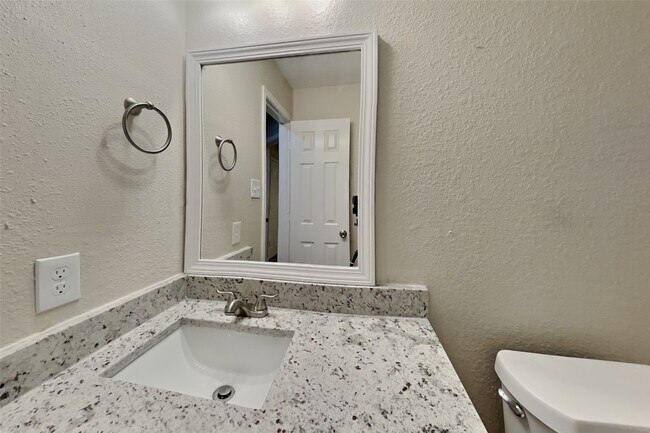 Building Photo - 26871 Castlecliff Ln