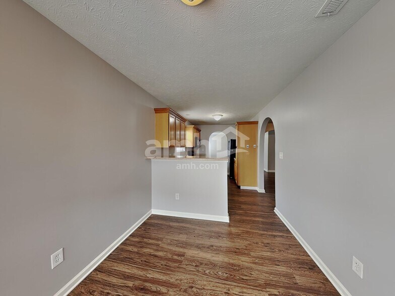 Building Photo - 784 Aerostar Court