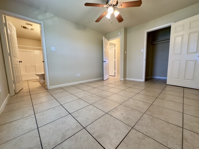 Building Photo - 1736 Flood St