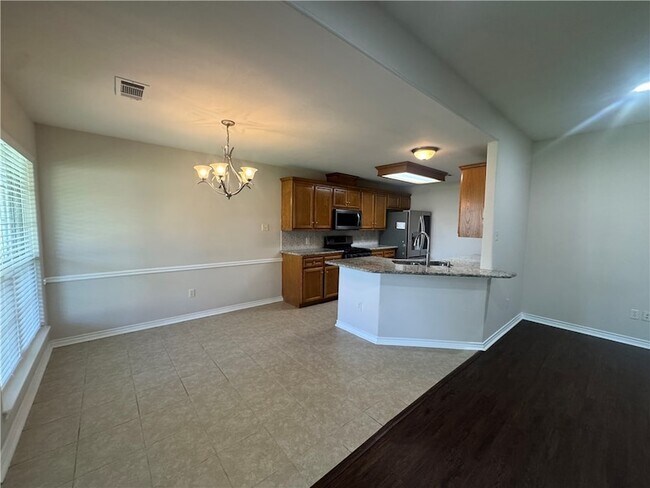 Building Photo - 205 Rugen Ln