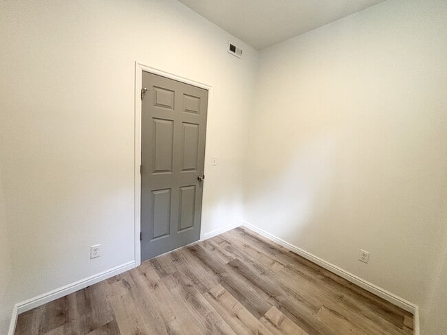 Building Photo - 1090 S 1100 E
